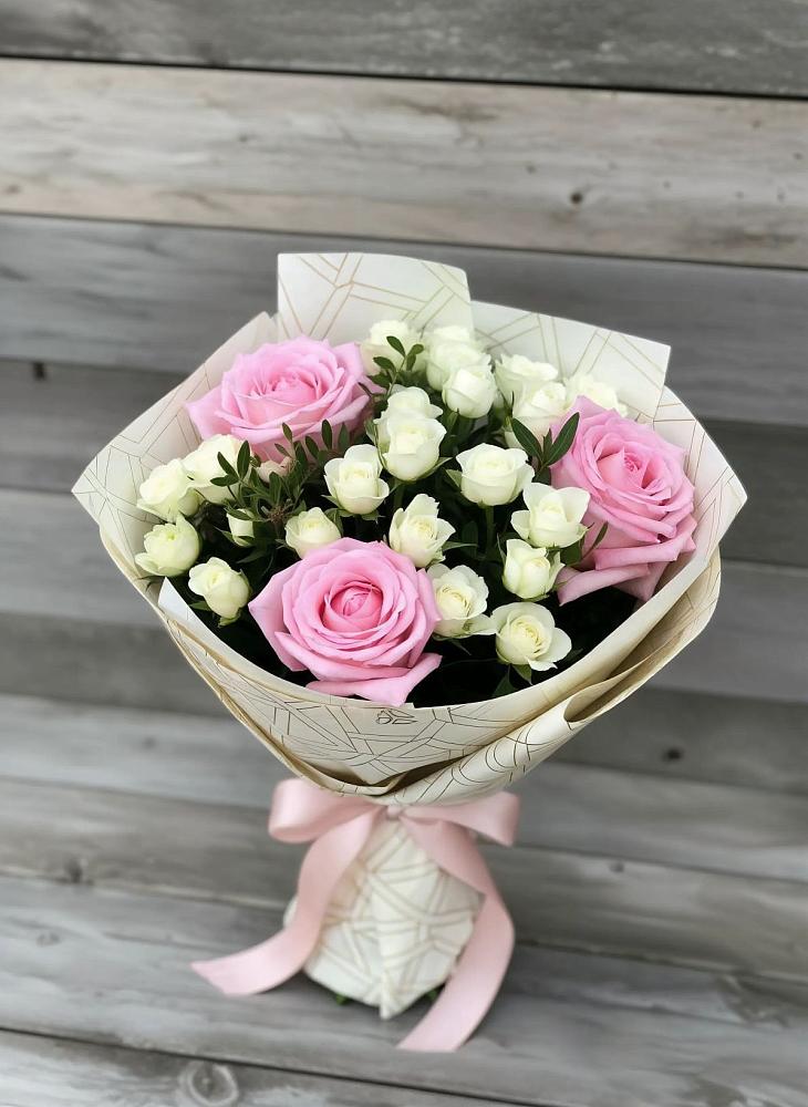 Букет цветов из: Розы в Мочилы