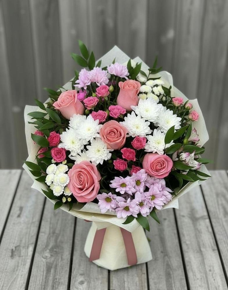 Букет цветов из: Альстромерии, Гвоздики, Розы и Хризантемы в Мочилы