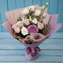 Букет цветов из:  Розы и Лизиантусы в Мочилы