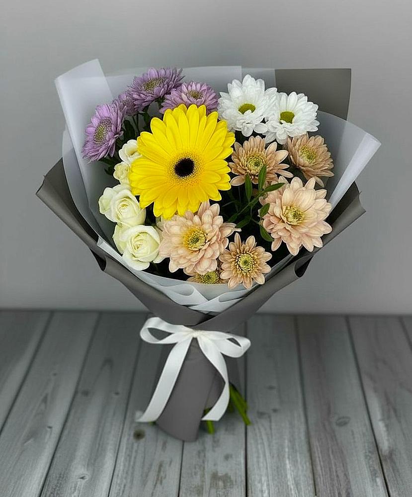 Букет цветов из: Розы, Герберы и Хризантемы в Мочилы