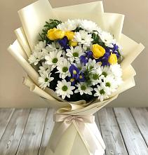 Букет цветов из:  Ирисы, Хризантемы и Розы #REPLACE_PRED# Мочилы