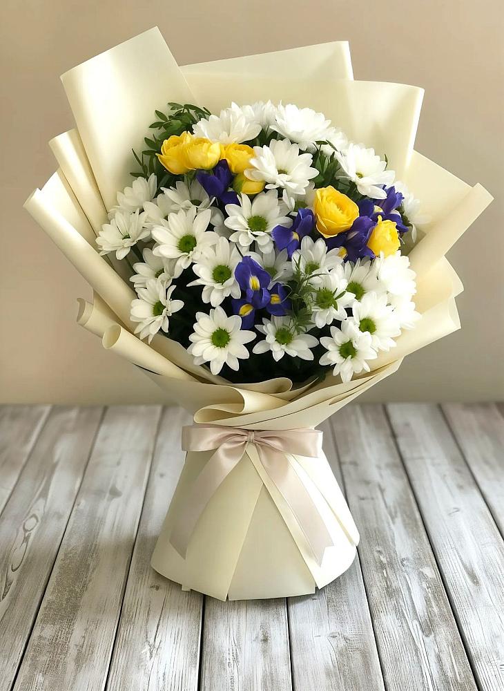 Букет цветов из: Ирисы, Хризантемы и Розы в Мочилы