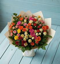 Букет Микс из разноцветных кустовых роз в Мочилы